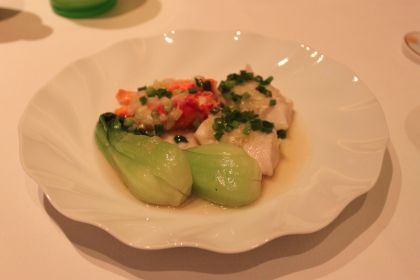 タラバ蟹と白身魚の葱生姜蒸し 白醤油ソース